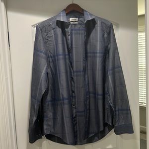 High quality designer Calvin Klein mens button down dress shirt